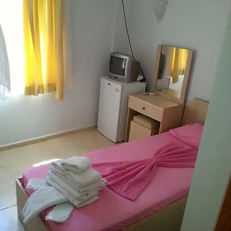 別荘 Yona Çeşme