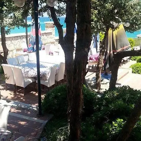 Ferienhaus Yona *