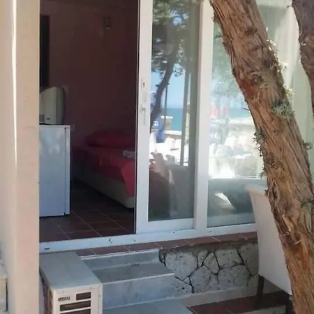 Yona * Çeşme