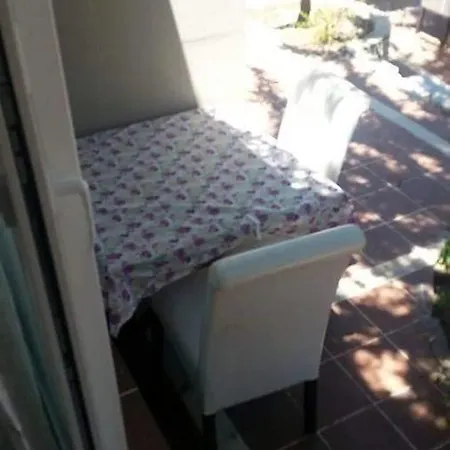 Yona Bed & Breakfast *
