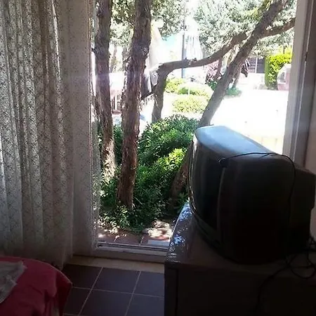 Yona Cesme