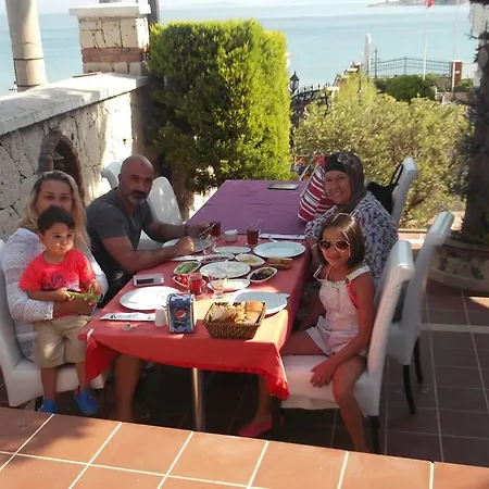 Yona * Cesme